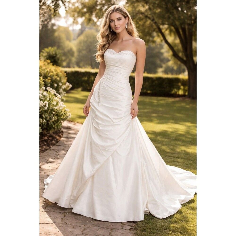 Kirstie Kelly Wedding Gown - Size 2 - NWT